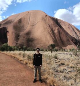 Kerja Keras Bagai Kuda di Uluru